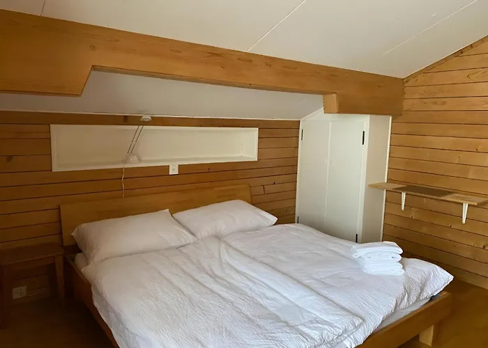 Berghaus Niederhorn Hotel 2*